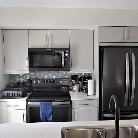 Serene 2 Bedroom Condo With Balcony And Lakeview Winnipeg Luaran gambar