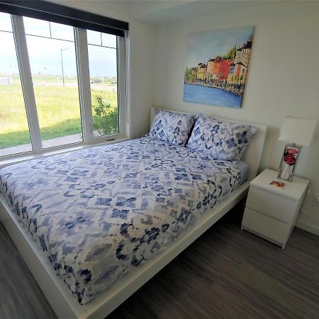 Serene 2 Bedroom Condo With Balcony And Lakeview Winnipeg Luaran gambar