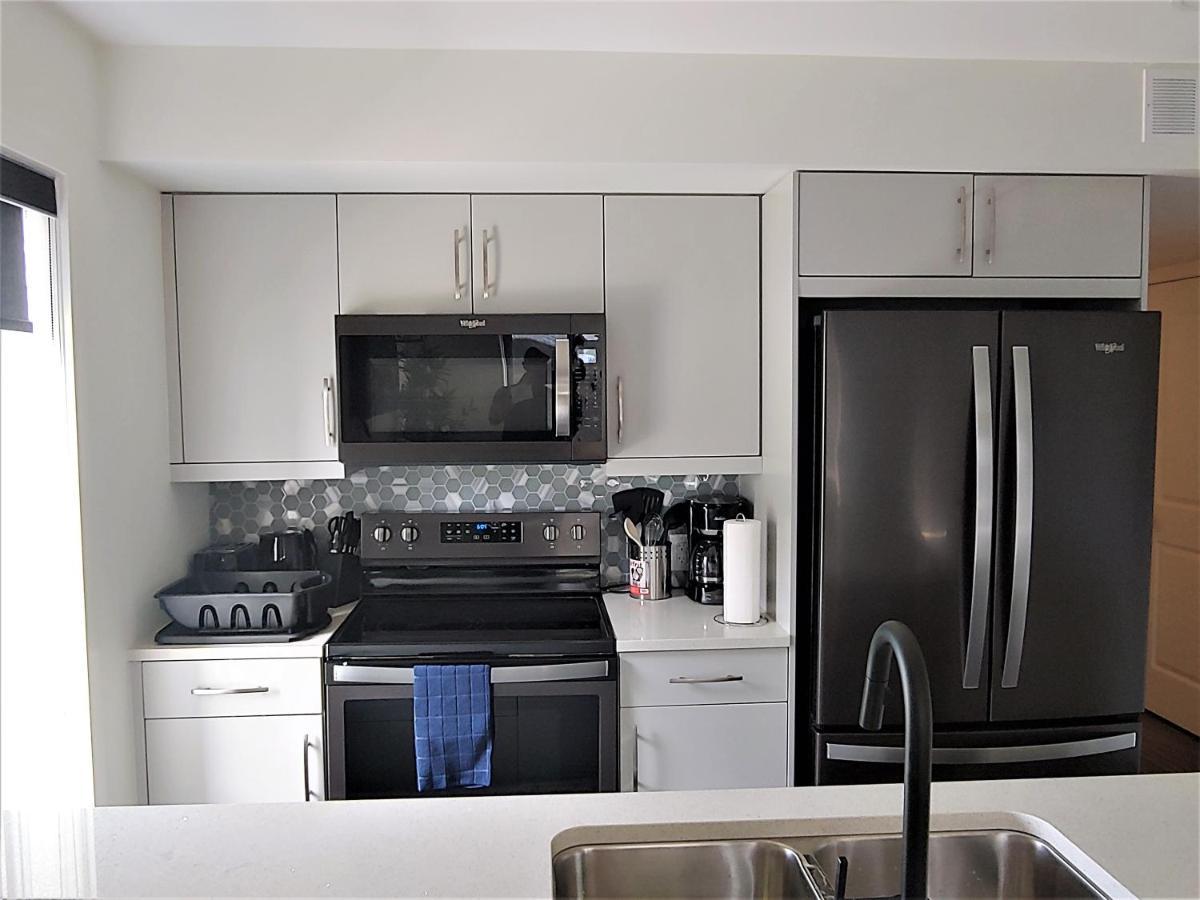 Serene 2 Bedroom Condo With Balcony And Lakeview Winnipeg Luaran gambar